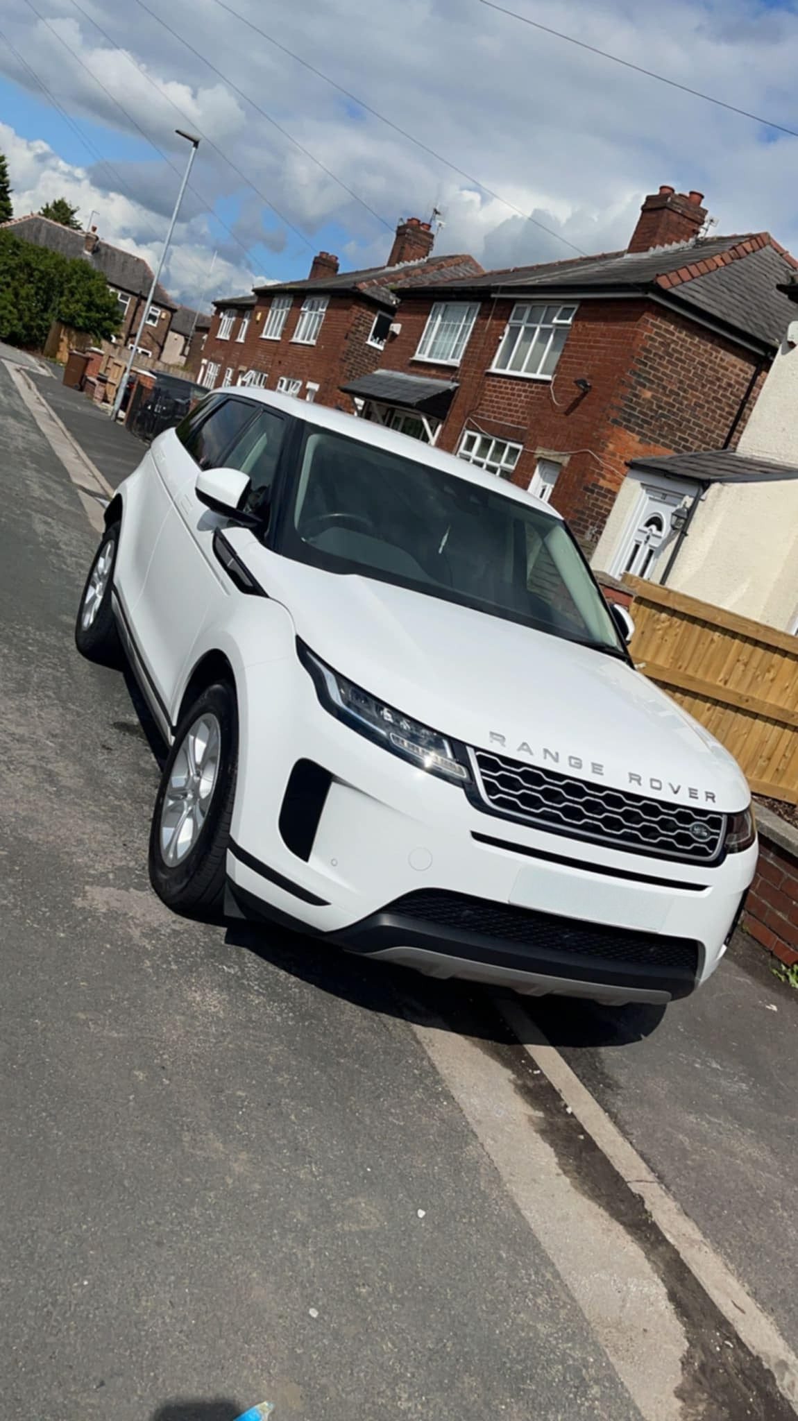 White Range Rover Evoque with a deep waxed gloss after paint protection
